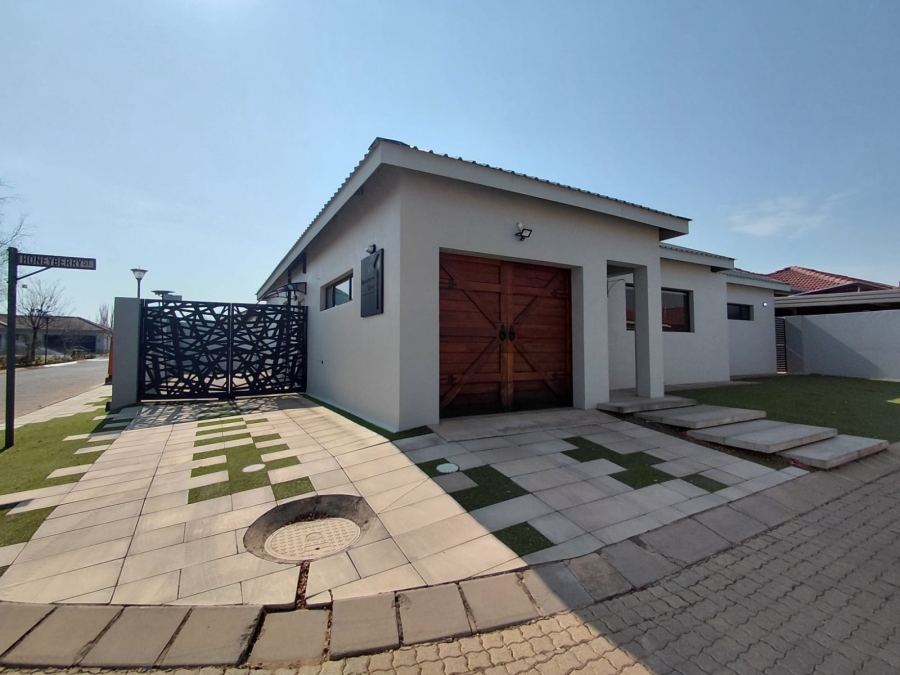 2 Bedroom Property for Sale in Waterberry Estate North West